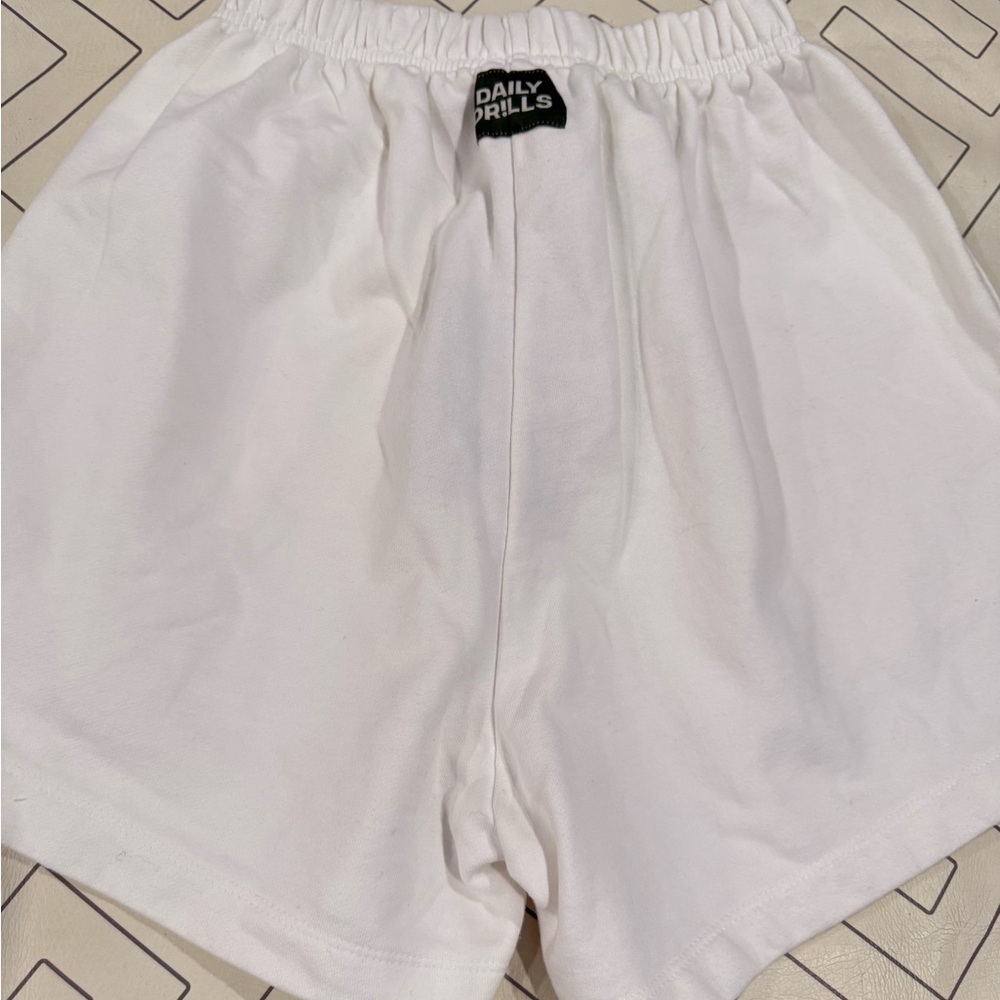 NWT Daily Drills White Shorts - Picture 10 of 12